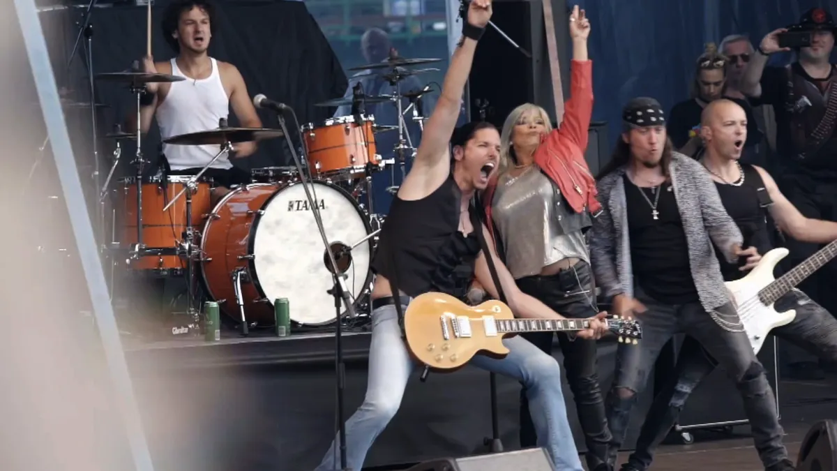 San Di EGO feat. SAMANTHA FOX - Touch me (Live) by San Di EGO